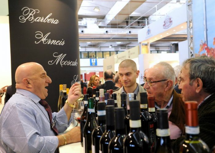 Douja, Sagre e Palio in rassegnatra gli stand del Vinitaly 2013