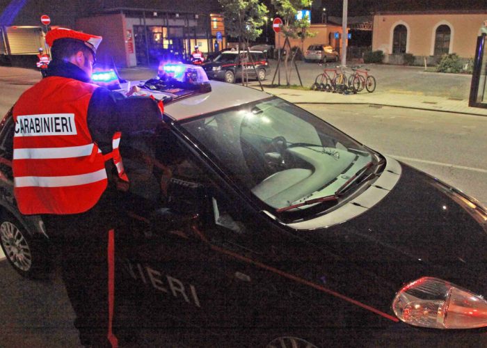 Droga batte alcool: ritirate 7 patenti, 5 per guida sotto sostanze stupefacenti