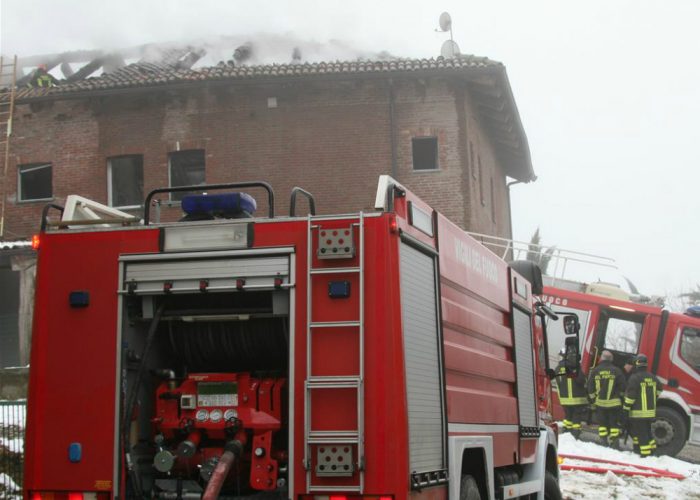 Due incendi in pochi minuti, paurain corso Volta e a Castelnuovo