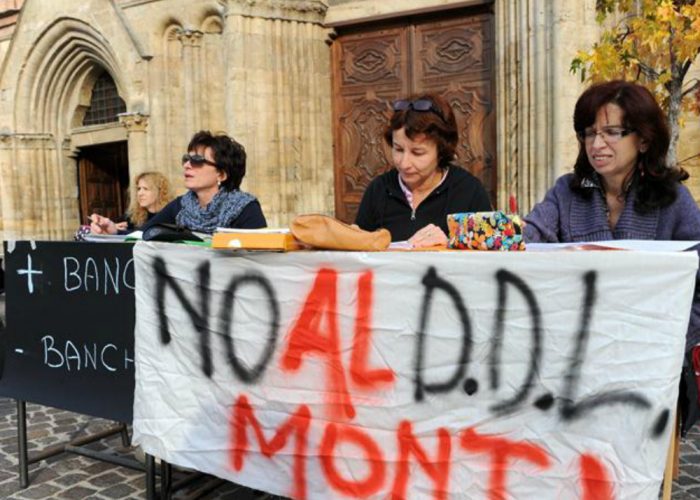 E il tempo per correggere i compiti?In piazza la protesta degli insegnanti