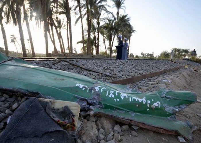 Egitto/ Incidente ferroviario a treno esercito: 19 morti