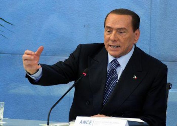 Elezioni/ Berlusconi a giovani: Fondo Tesoro per casa o impresa