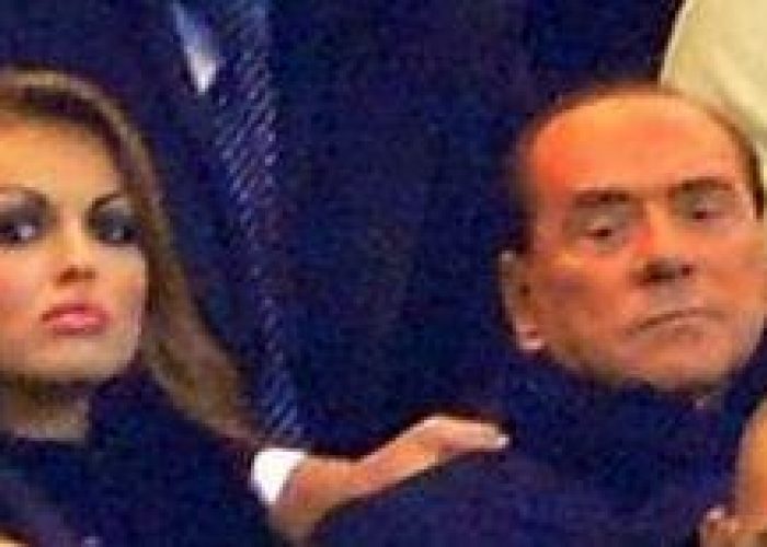 Elezioni/ Berlusconi: Nascondo fidanzata per sondaggi?'Cazzata'