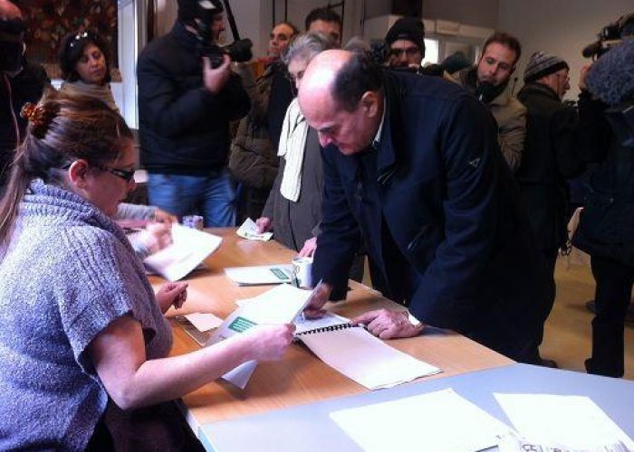 Elezioni/ Bersani: Rispetto Monti, ma ci vuole chiarezza
