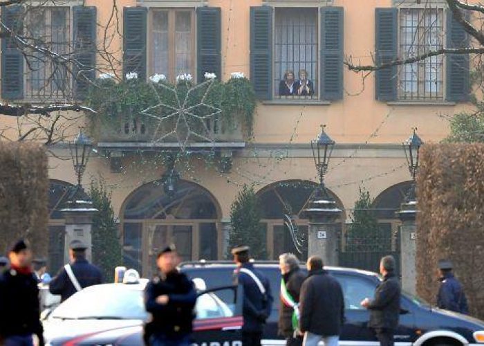 Elezioni/ In corso vertice ad Arcore tra Berlusconi e Maroni