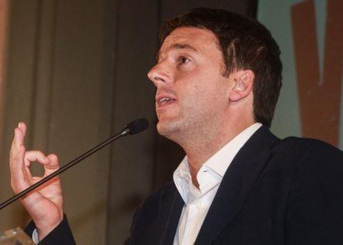 Elezioni/ Renzi: voglio che Bersani vinca e mi impegno per lui