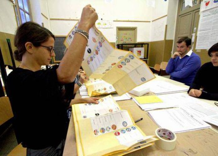 Elezioni/ Seggi aperti in tutto il Paese, l'Italia alle urne