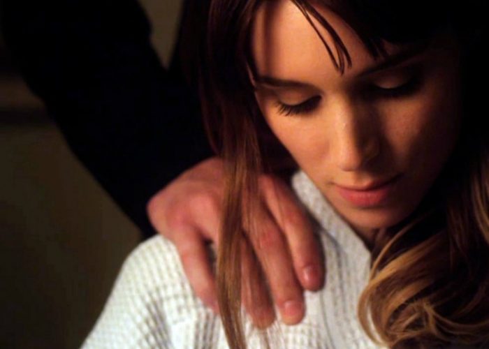 Emily, la depressione e il delitto insoluto