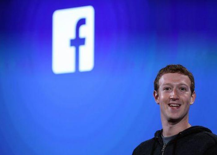 Facebook/ Ricavi oltre le attese grazie agli smartphone