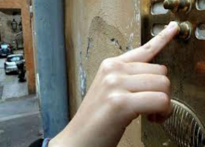 Falso tecnico dell'acquedotto truffa una donna di 89 anni