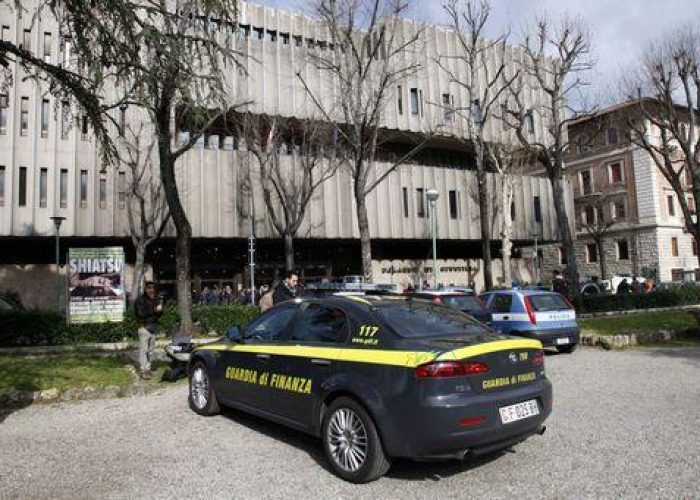 Fisco, Ue: Italia tasse record su lavoro, ma basse sui consumi