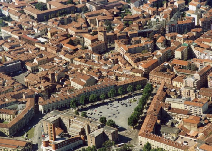 Florio: «In piazza Alfieri Brignolofaccia il parcheggio multipiano»