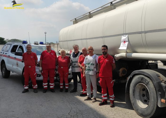 Guardia di finanza Croce Rossa petrolio fantasma