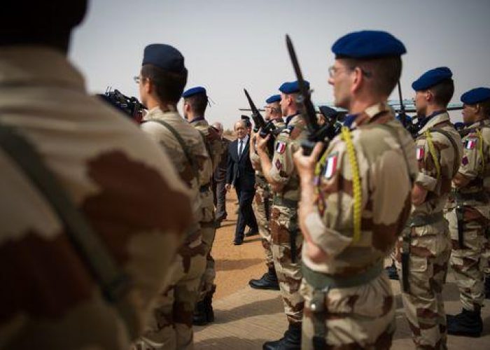 Francia/ Ancora un taglio nelle Forze armate, via altri 20mila
