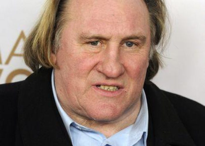 Francia/ Fuga fiscale, Depardieu restituisce passaporto