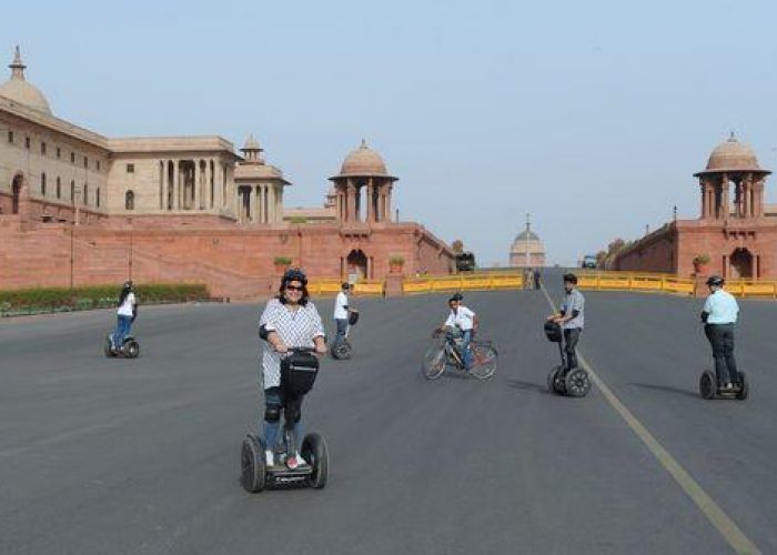 Fs/ A Roma sconti ai viaggiatori per tour con monopattini Segway