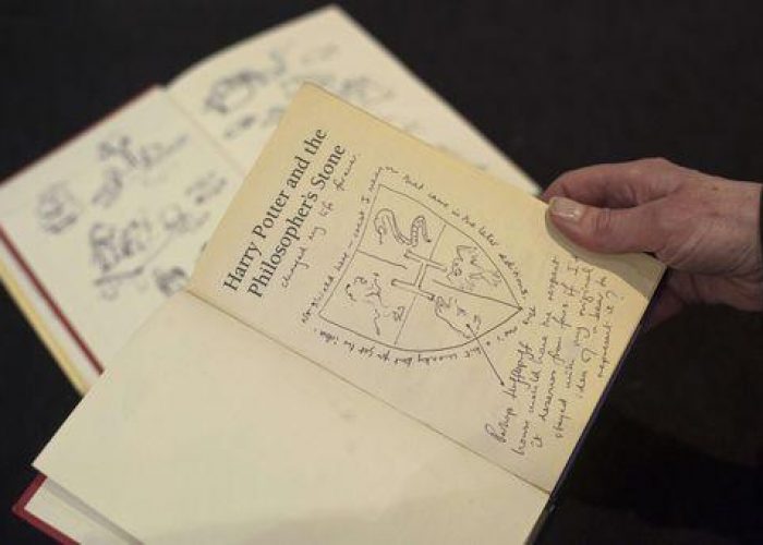 Gb/ Battuto a 176mila euro libro Harry Potter annotato da Rowling