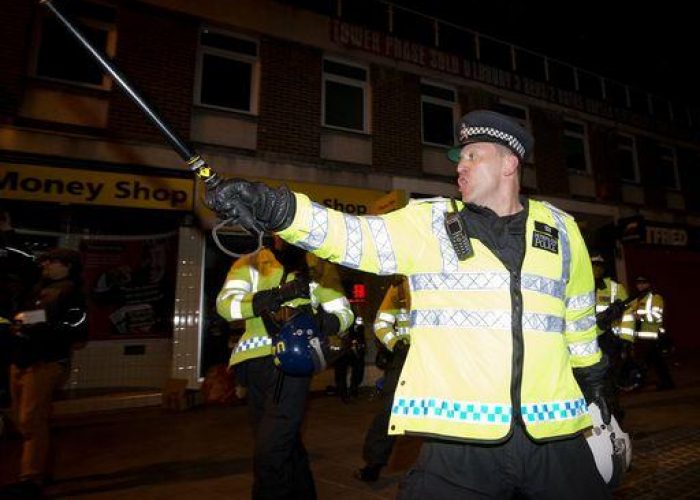 Gb/ Soldato ucciso a Londra, Cameron rientra dalla Francia