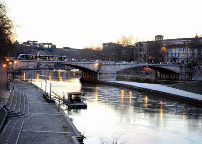 Gettò il figlio nel Tevere, pm chiede condanna a 30 anni