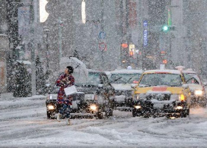 Giappone/ 500 voli annullati e treni fermi causa neve