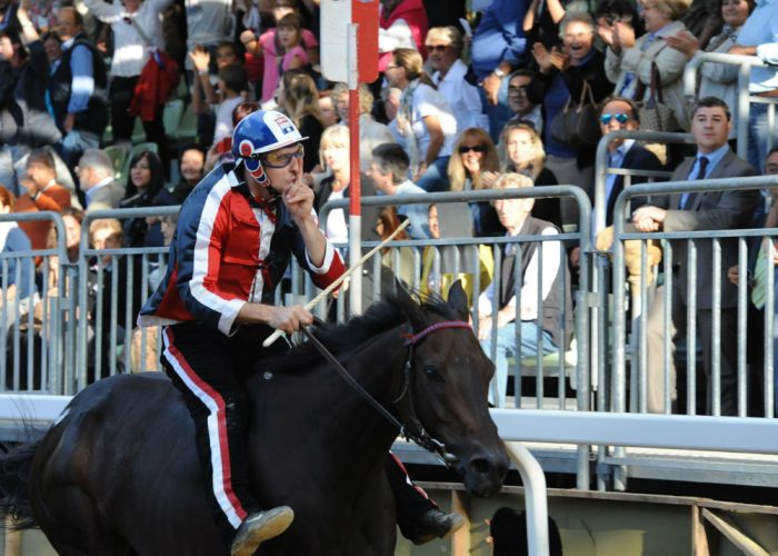 Gingillo zittisce tuttiLa Torretta vince il Palio