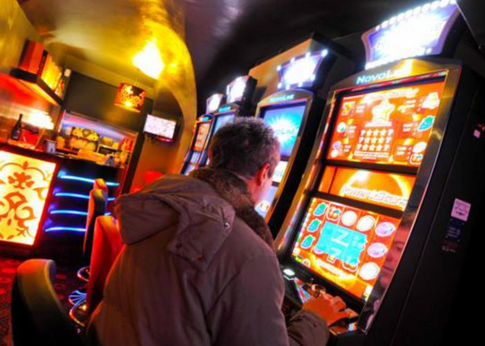 Gioco d'azzardo, se ne parlacon un film e un incontro