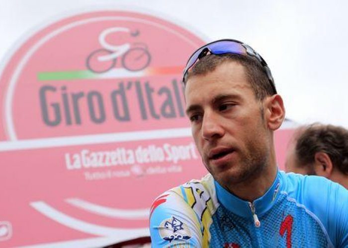 Giro d'Italia/ 8a tappa: crono a Dowsett, Nibali in rosa