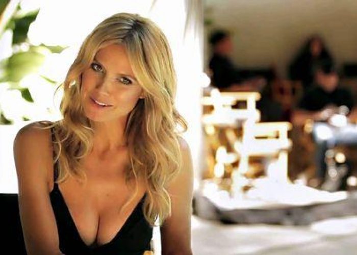 Gossip/ Heidi Klum salva il figlio dalle onde dell'Oceano
