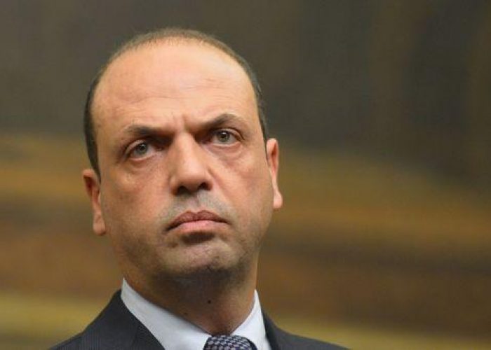 Governo/ Alfano: Con Bersani vicenda chiusa, sta lui rovesciarla