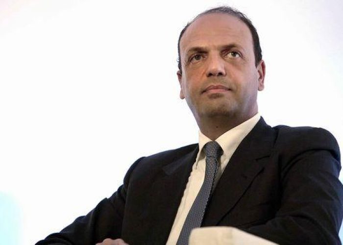 Governo/ Alfano: Per quanto ci riguarda Monti va avanti