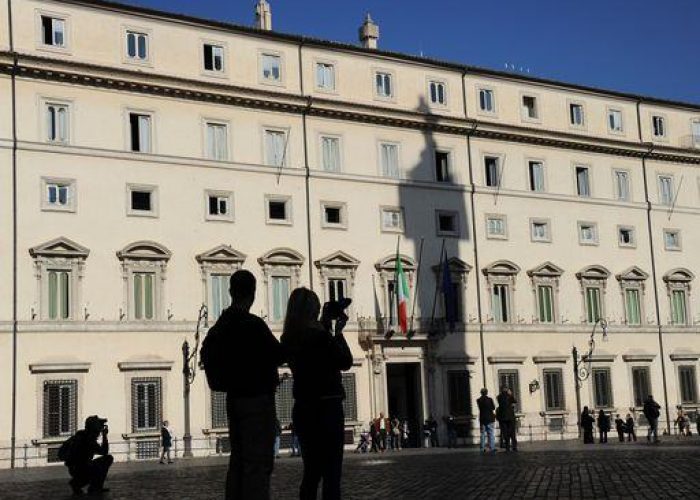 Governo/ Debutta su twitter account ufficiale di Palazzo Chigi