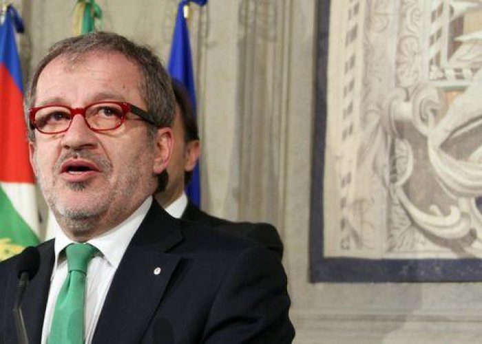 Governo/ Maroni: Sì a prospettiva 18 mesi, ma niente sconti