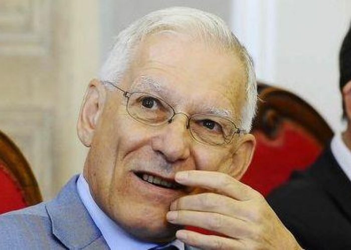 Governo/ Onida offre dimissioni, stop Napolitano: Responsabilità
