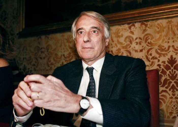 Governo/ Pisapia: Bersani chieda fiducia su 4-5 punti urgenti