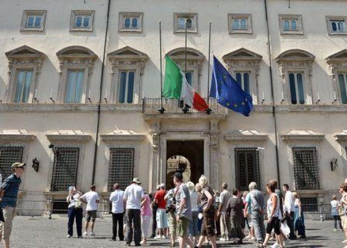 Governo, scontro su Biancofiore: Omofoba. Lei: Io sopra le parti