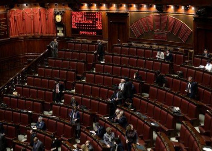 Governo/Ricchiuti(Pd)non vota fiducia: Mangano era a casa del Cav