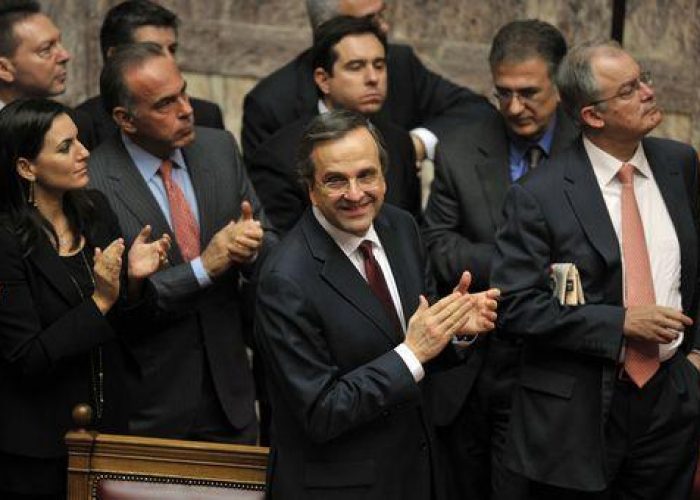 Grecia/ Approvata nella notte la legge di bilancio per il 2013