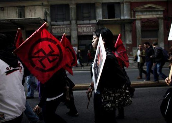 Grecia/ Proteste contro attacchi agli immigrati dei neonazisti