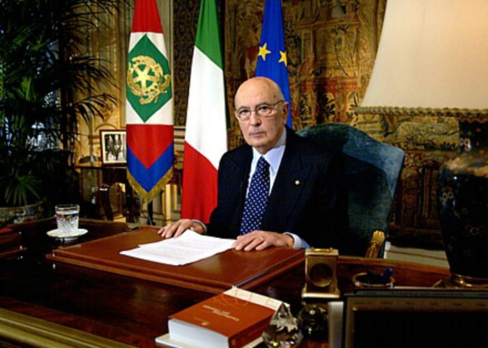 Il canto del cigno: Napolitanosaluta l'Italia parlando di Europa