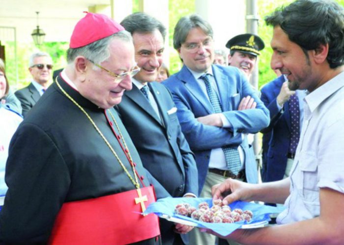 Il cardinale Bertello ai profughi"So cosa si nasconde nei vostri cuori"