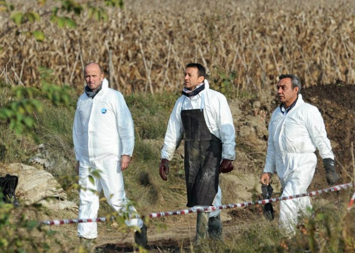 Il corpo senza vita di Elena Cesteè stato nascosto nel canale