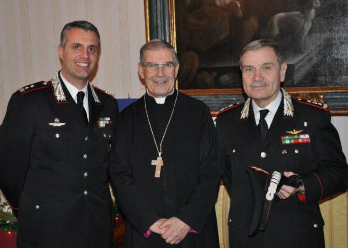 Il generale di corpo d'armata Giulianiin visita al Comando provinciale di Asti
