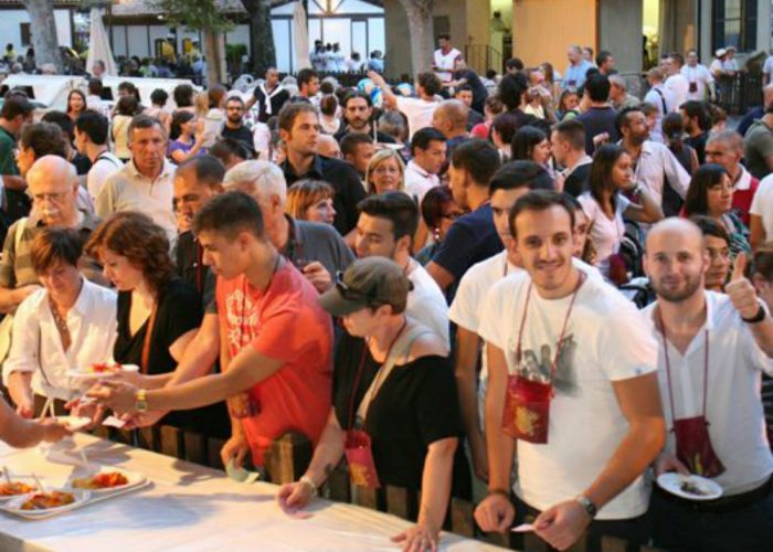 Il grande assalto al Festival delle SagrePiatti esauriti già a mezzogiorno