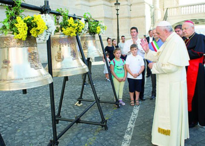 Il Papa benedice le nuovecampane di Montegrosso