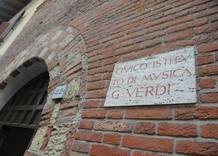 Il "Verdi" accorpato alla bibliotecaProve di sistema cultura in città