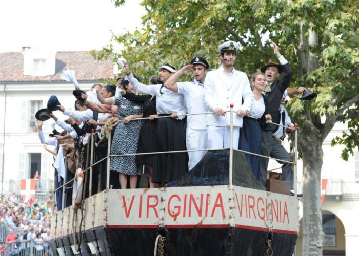 Il transatlantico e la Resistenza delle donnevincono la sfilata del Festival delle Sagre