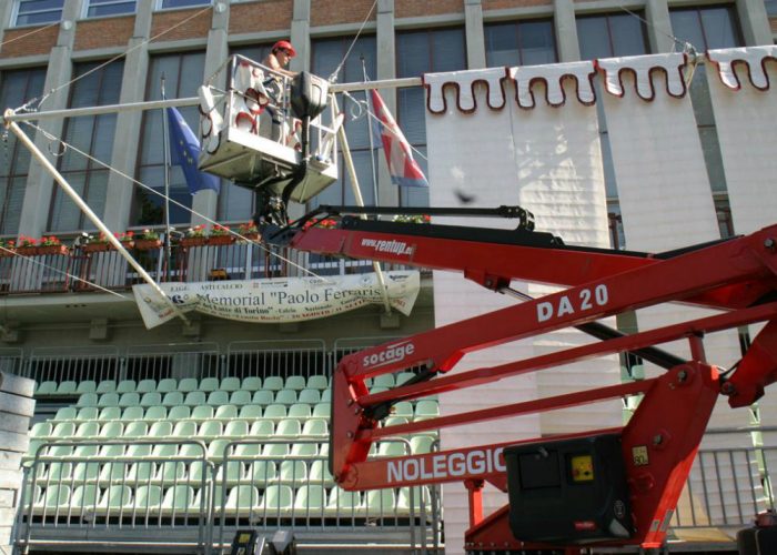 In allestimento le tribune del PalioBiglietti in vendita all'Atl