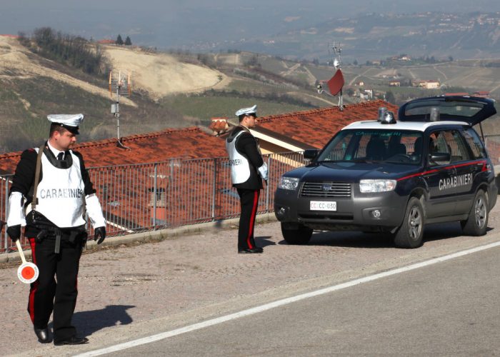 In manette due ricercati per resistenza ed evasione