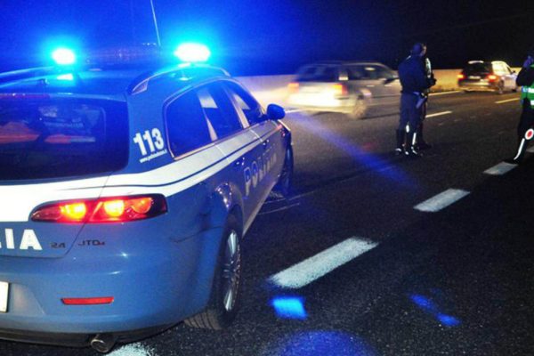 In tangenziale contromano verso IsolaPensionato fermato dalla polizia stradale