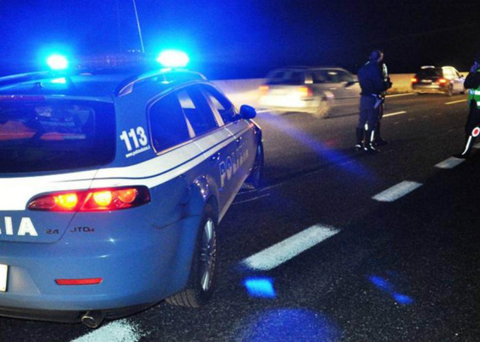 In tangenziale contromano verso IsolaPensionato fermato dalla polizia stradale